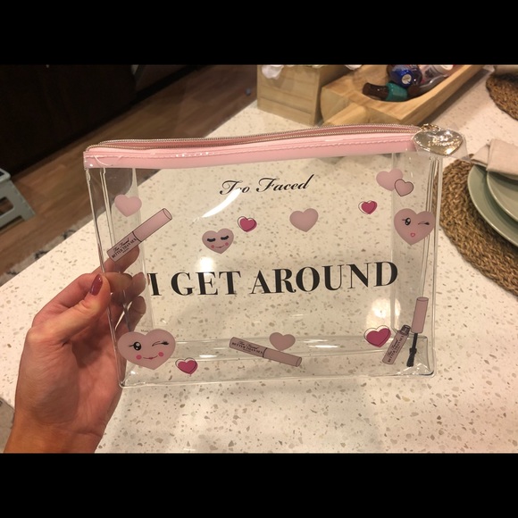 too faced i get around travel bolsa